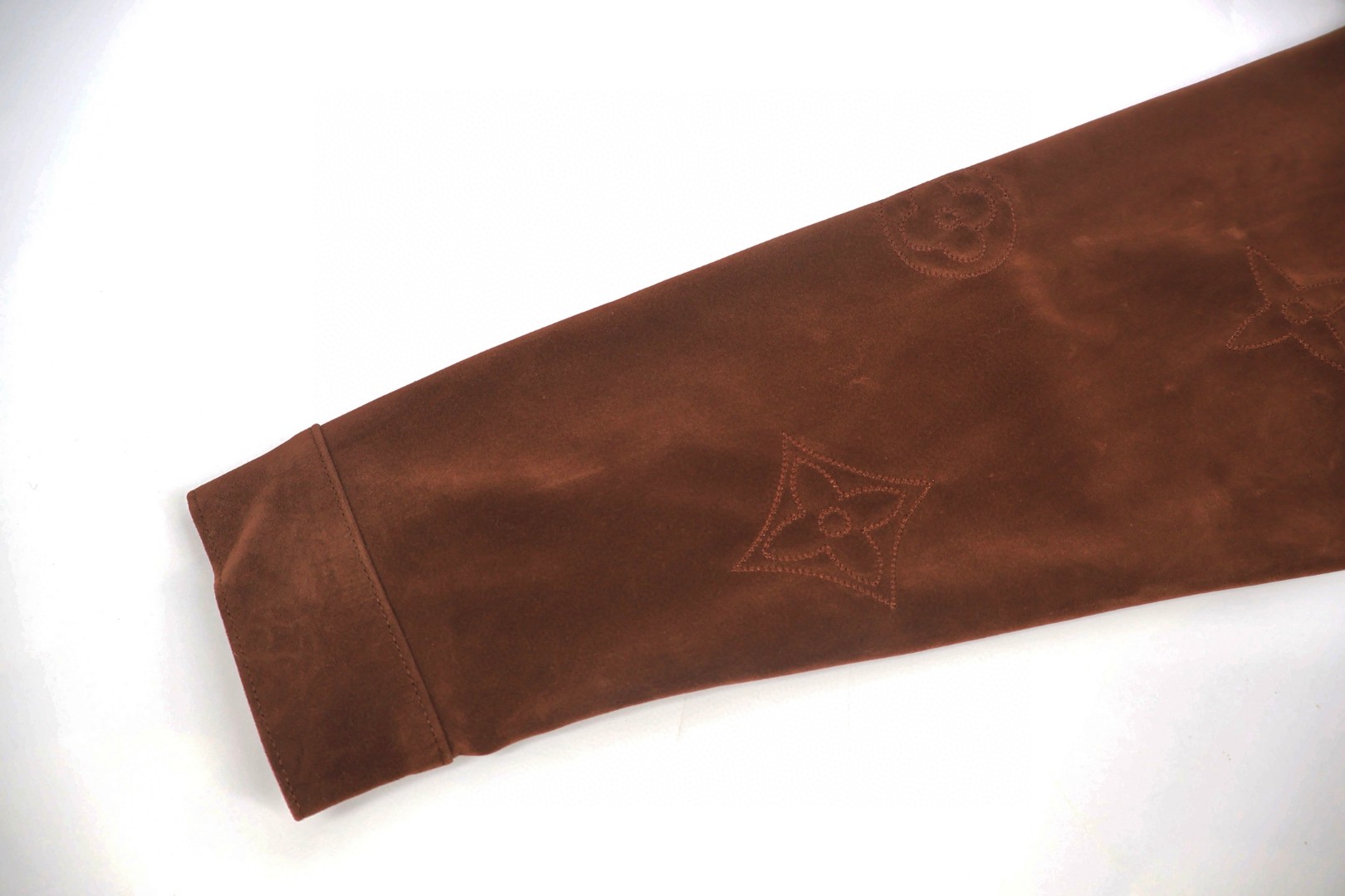 LOUIS VUITTON 路易威登 绒面麂皮衬衫夹克 外套 B5 1AIJYA