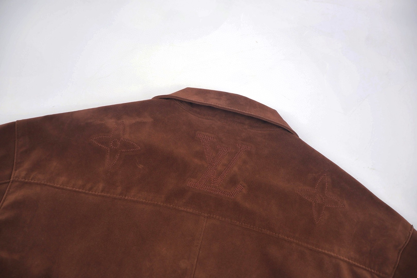 LOUIS VUITTON 路易威登 绒面麂皮衬衫夹克 外套 B5 1AIJYA