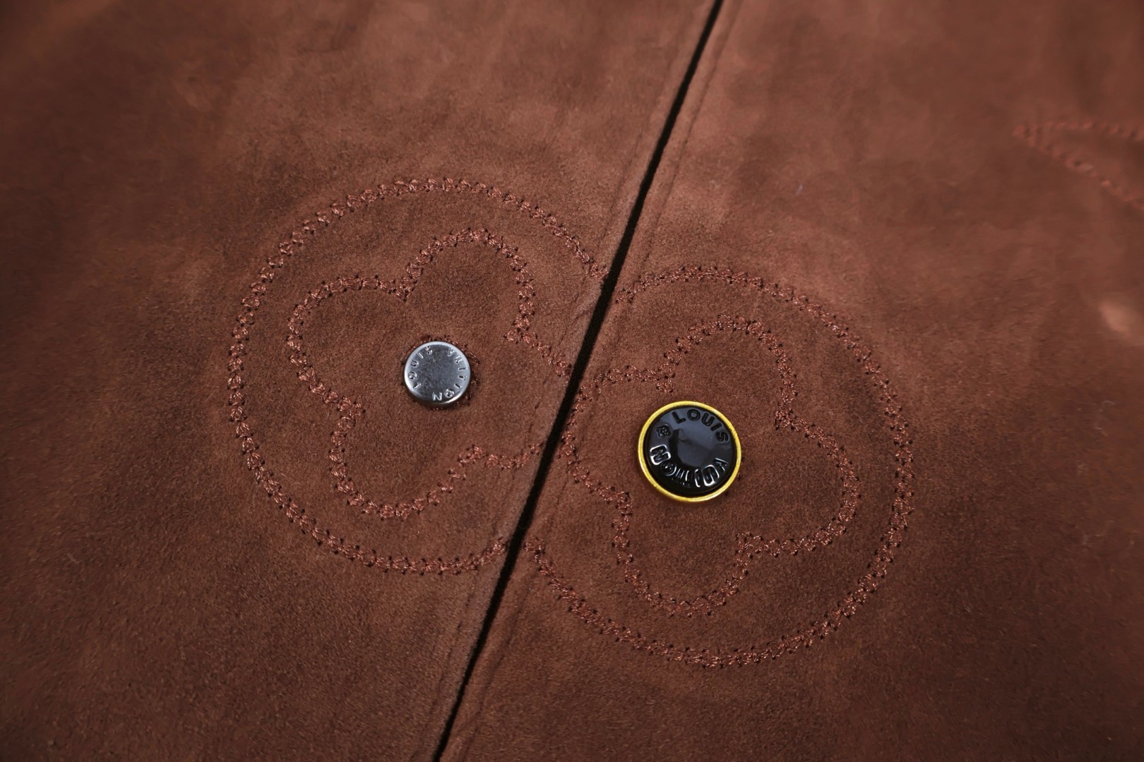 LOUIS VUITTON 路易威登 绒面麂皮衬衫夹克 外套 B5 1AIJYA