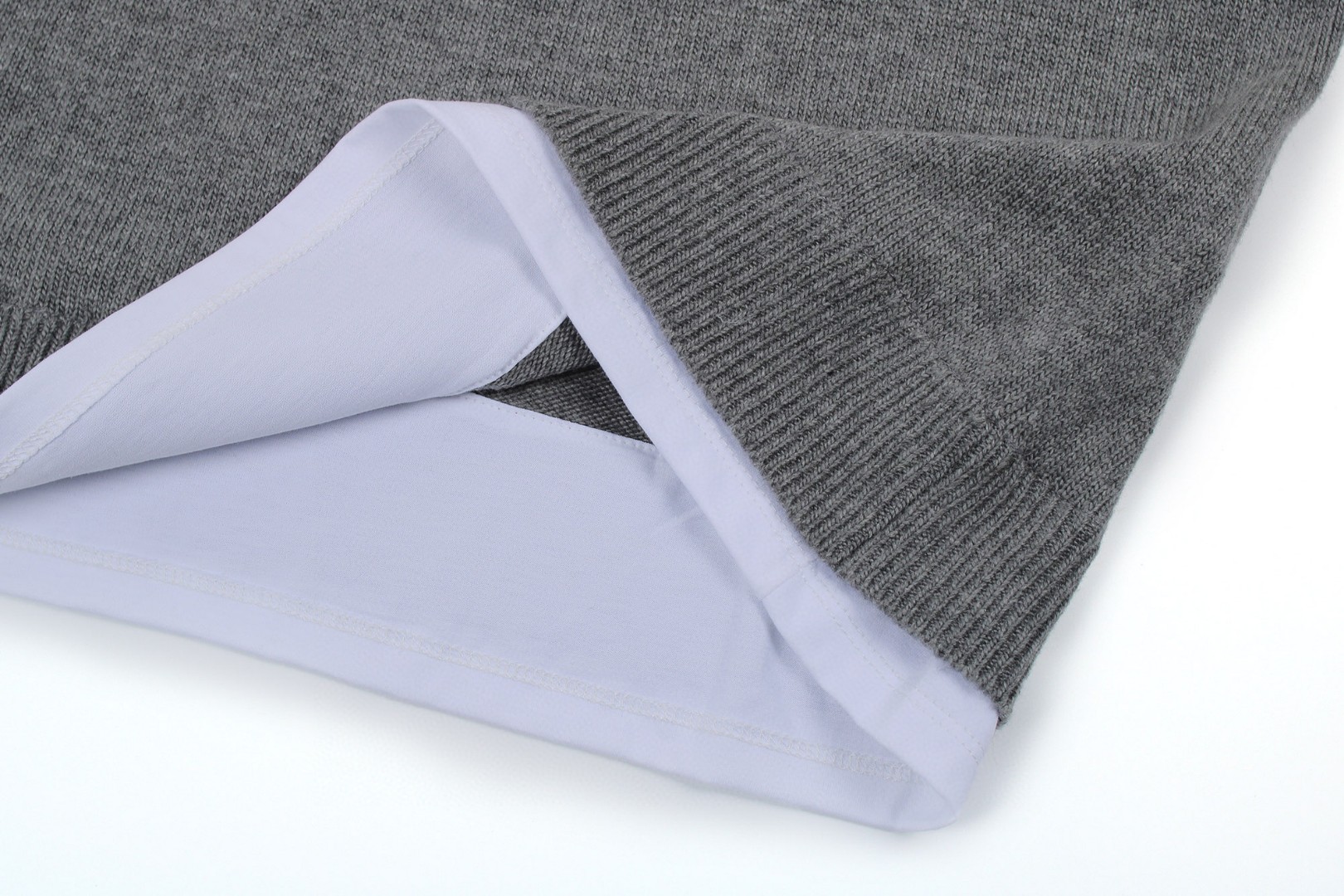 MIU MIU 缪缪 假两件V领羊毛毛衣 长袖 灰色 B0 MMLB61-174K-F0480-S-OOO