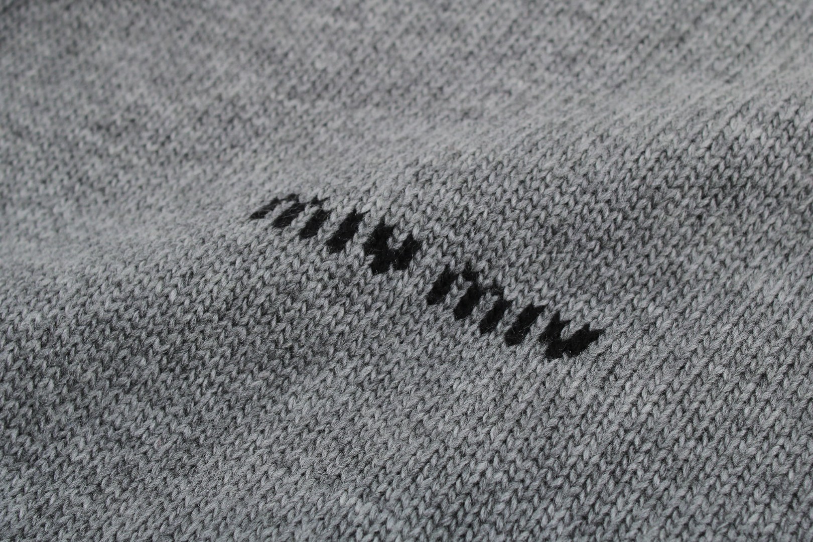 MIU MIU 缪缪 假两件V领羊毛毛衣 长袖 灰色 B0 MMLB61-174K-F0480-S-OOO