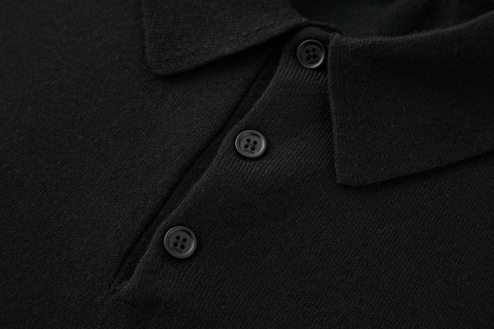 FENDI 芬迪 双F烫五金小标Polo衫 毛衣 针织衫 长袖 黑色 B0 FZC167AU84F0QA1