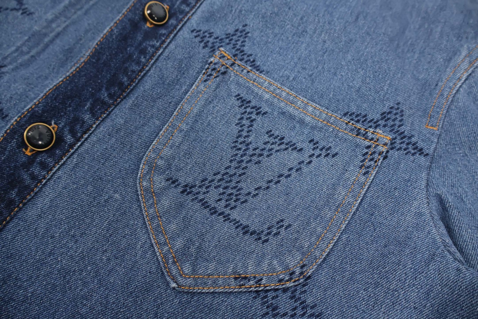 LOUIS VUITTON 路易威登 渐变牛仔外套 夹克 长袖 蓝色 C0 1AIK81