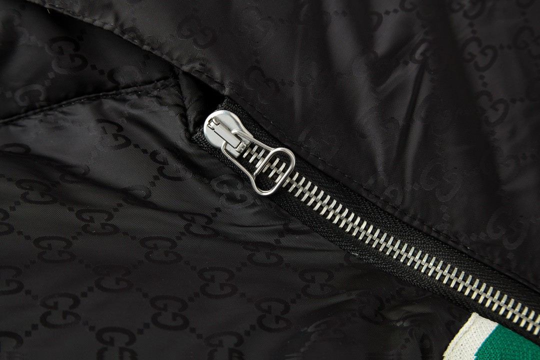 GUCCl 古驰 红绿织带提花羽绒服 外套 长袖 保暖 黑色 E0 715519-Z8A50-1043