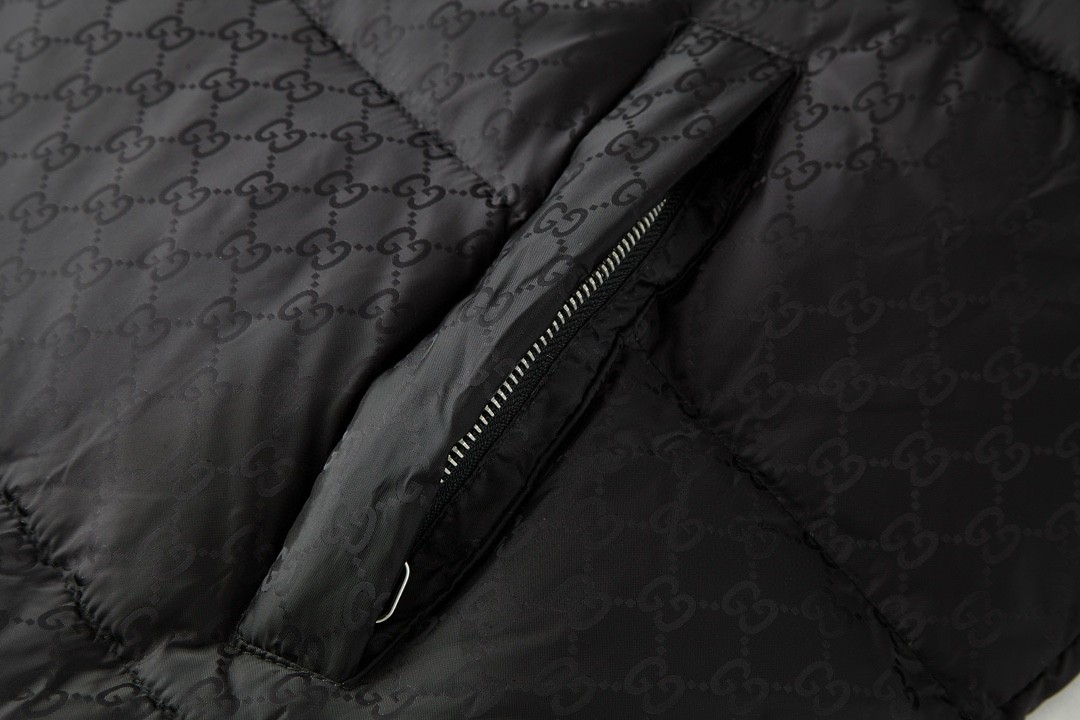 GUCCl 古驰 红绿织带提花羽绒服 外套 长袖 保暖 黑色 E0 715519-Z8A50-1043