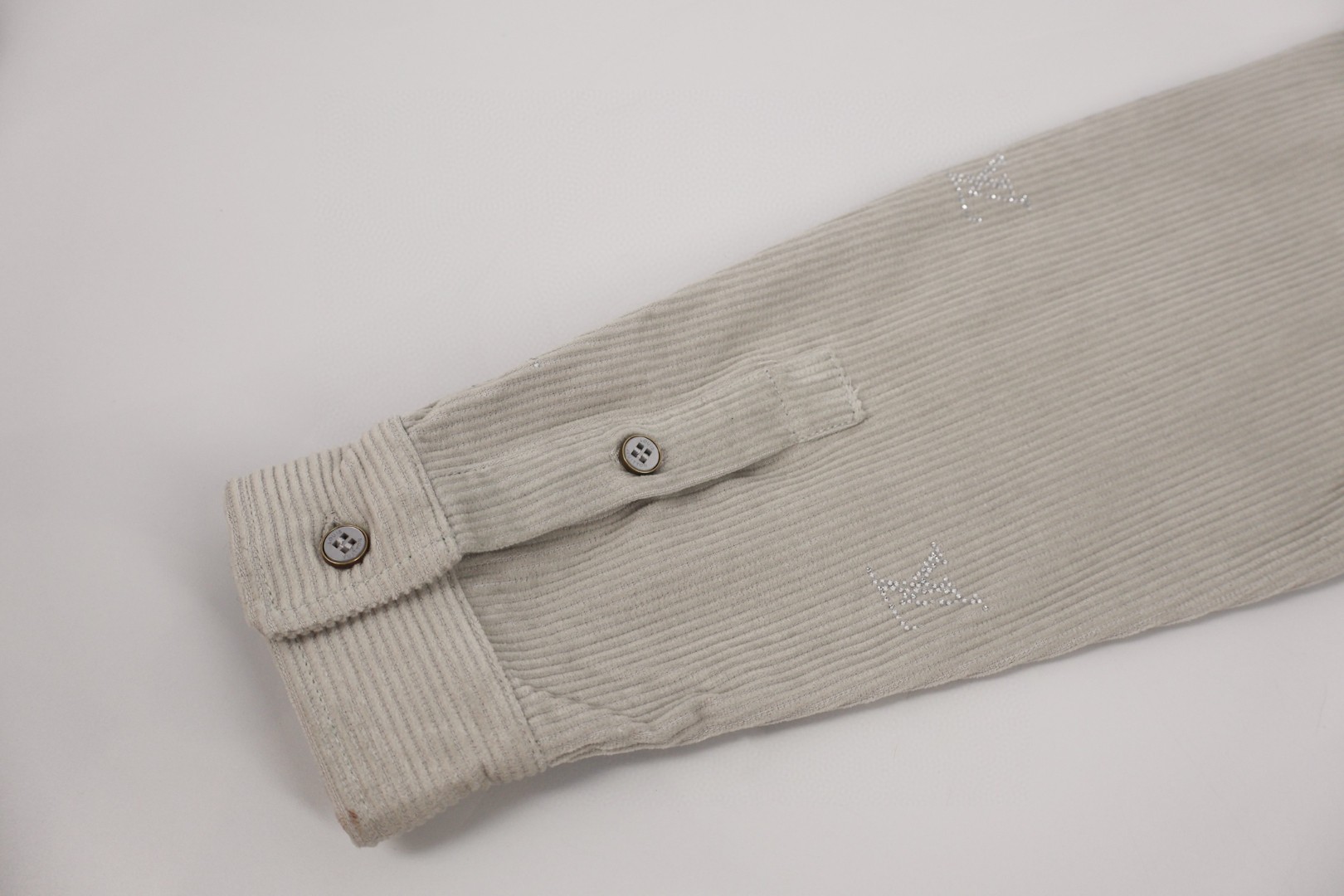 LOUIS VUITTON 路易威登 LV 灯芯绒烫钻logo衬衫 长袖 灰色 黑色 B5 1AIKBP