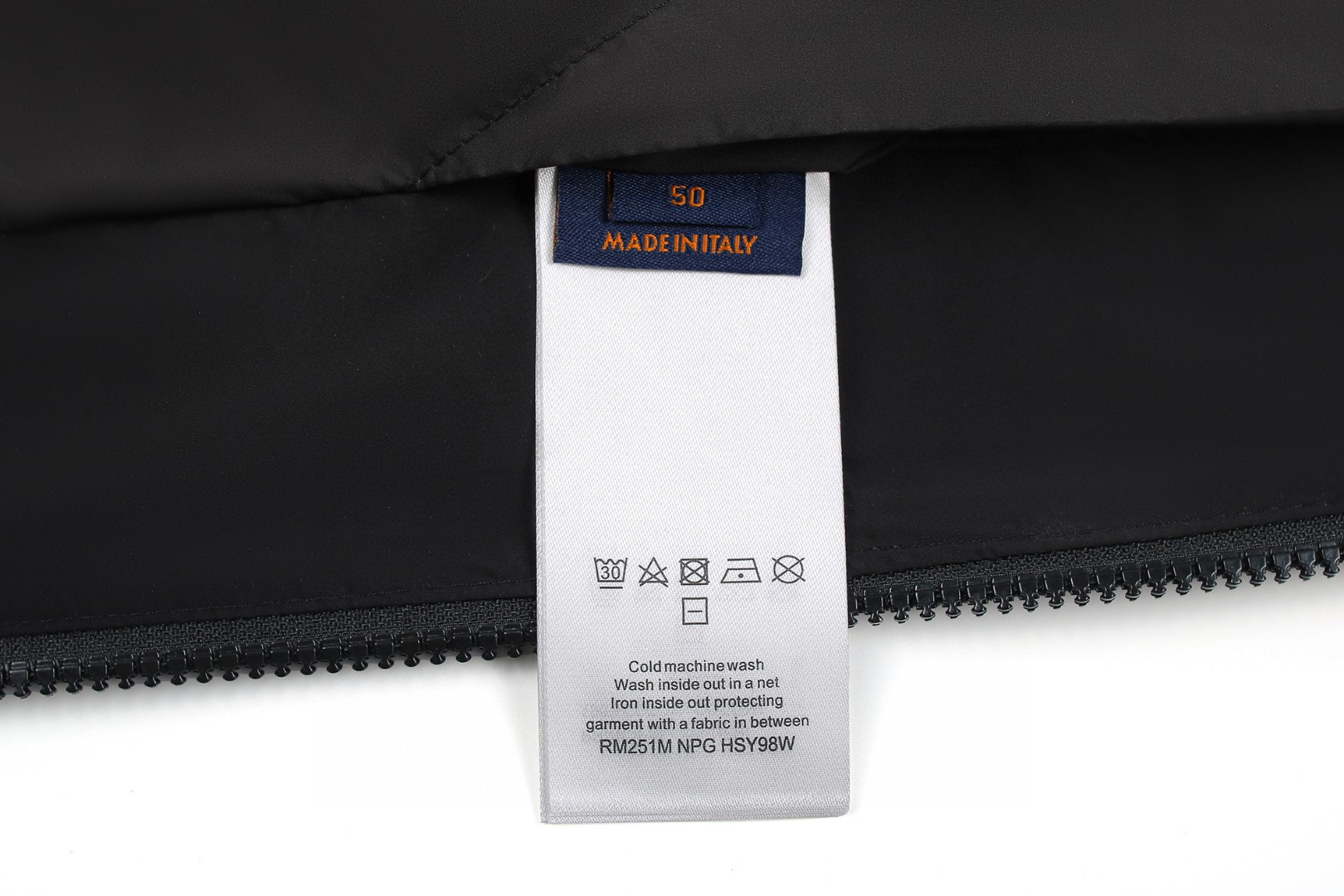 LOUIS VUITTON 路易威登 连帽压花羽绒服 外套 长袖 黑色 D0 1AGMGA