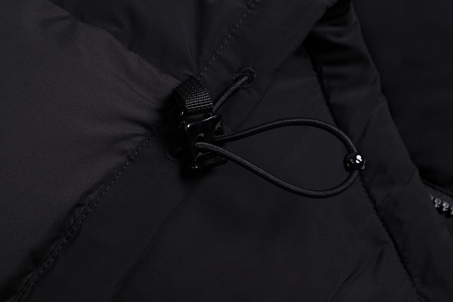 LOUIS VUITTON 路易威登 连帽压花羽绒服 外套 长袖 黑色 D0 1AGMGA