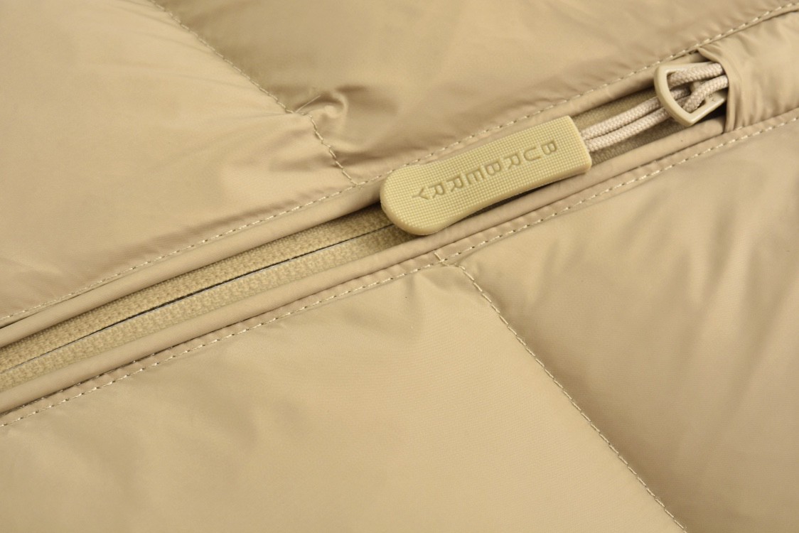 Burberry 巴宝莉 可拆袖马甲两穿羽绒服 长袖 外套 蜜色 E2 80211831