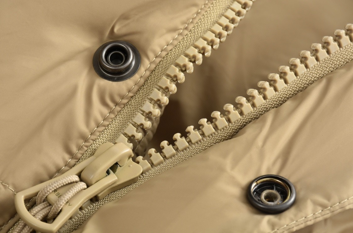 Burberry 巴宝莉 可拆袖马甲两穿羽绒服 长袖 外套 蜜色 E2 80211831