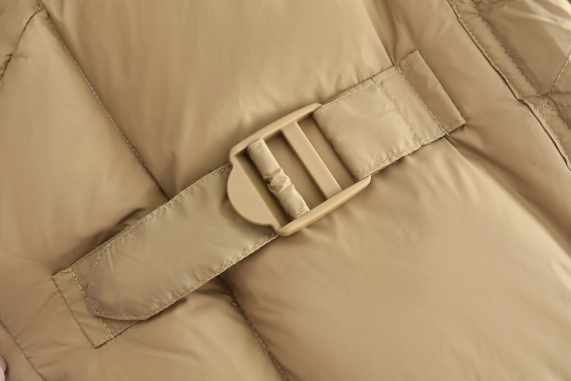 Burberry 巴宝莉 可拆袖马甲两穿羽绒服 长袖 外套 蜜色 E2 80211831