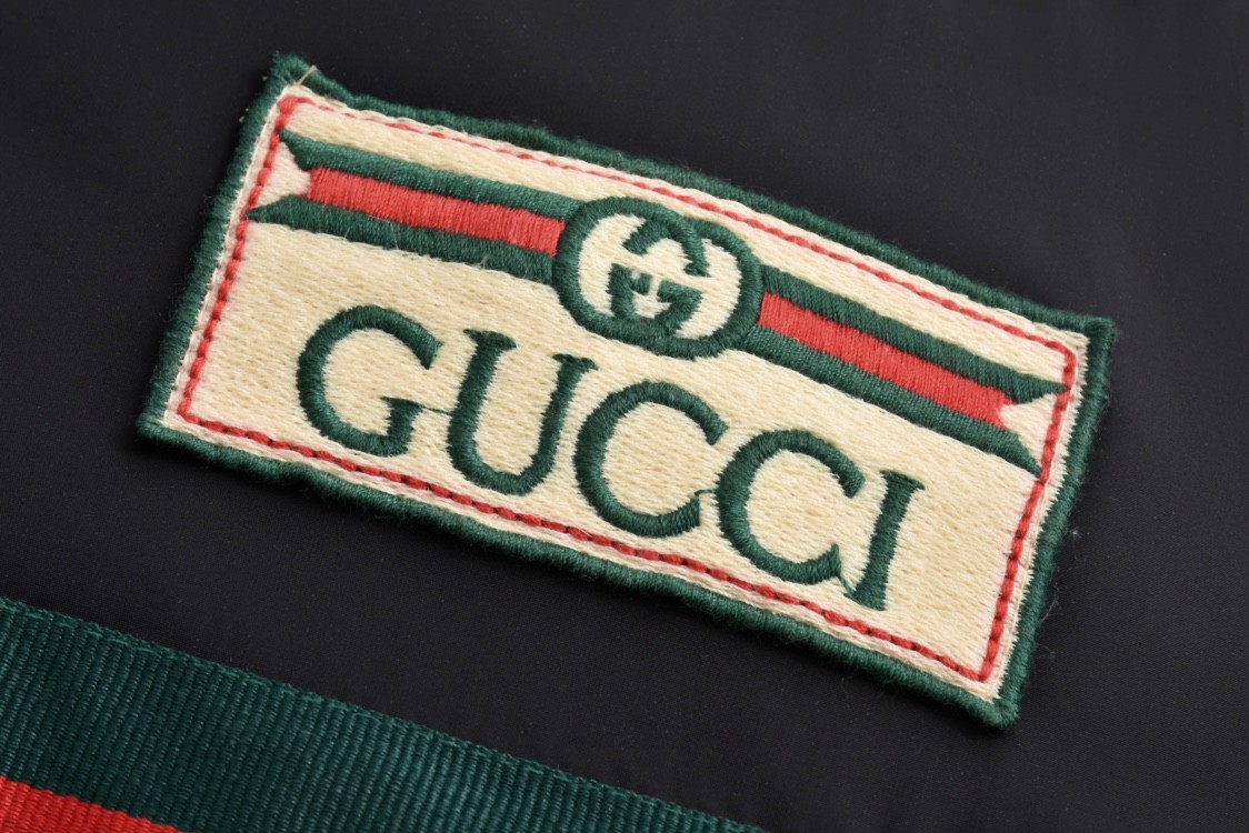 GUCCl 古驰 红绿织带羽绒服 外套 长袖 保暖 黑色 D0 666560-Z8AQX-1043