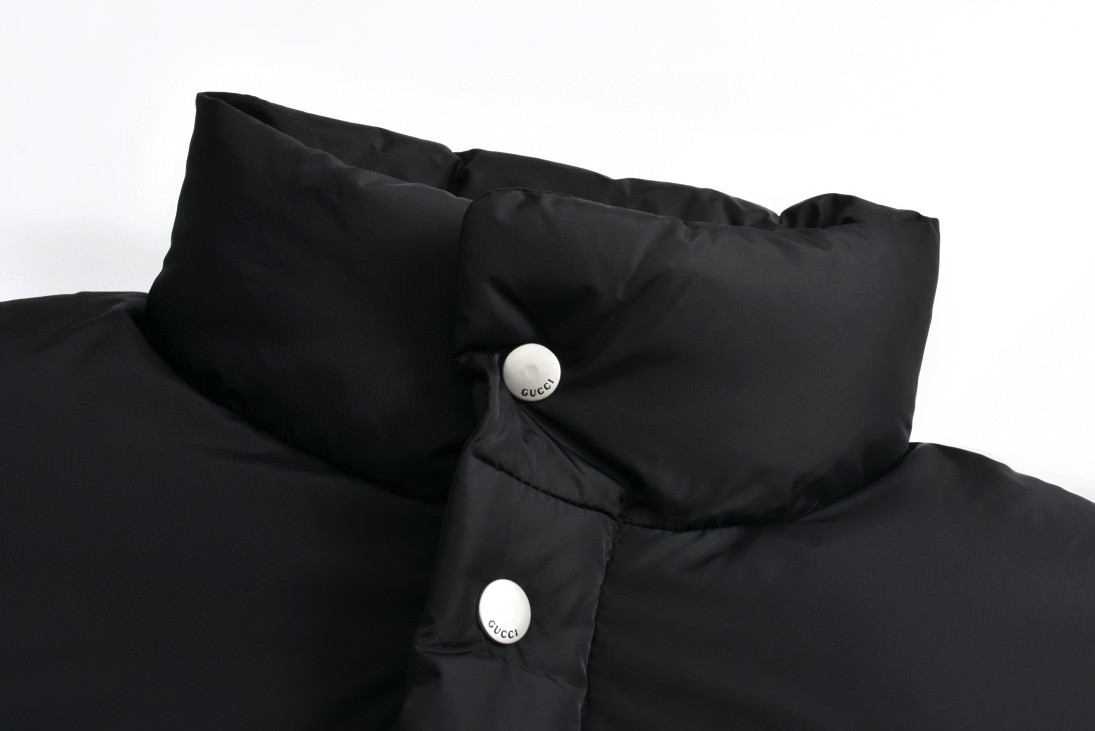 GUCCl 古驰 红绿织带羽绒服 外套 长袖 保暖 黑色 D0 666560-Z8AQX-1043