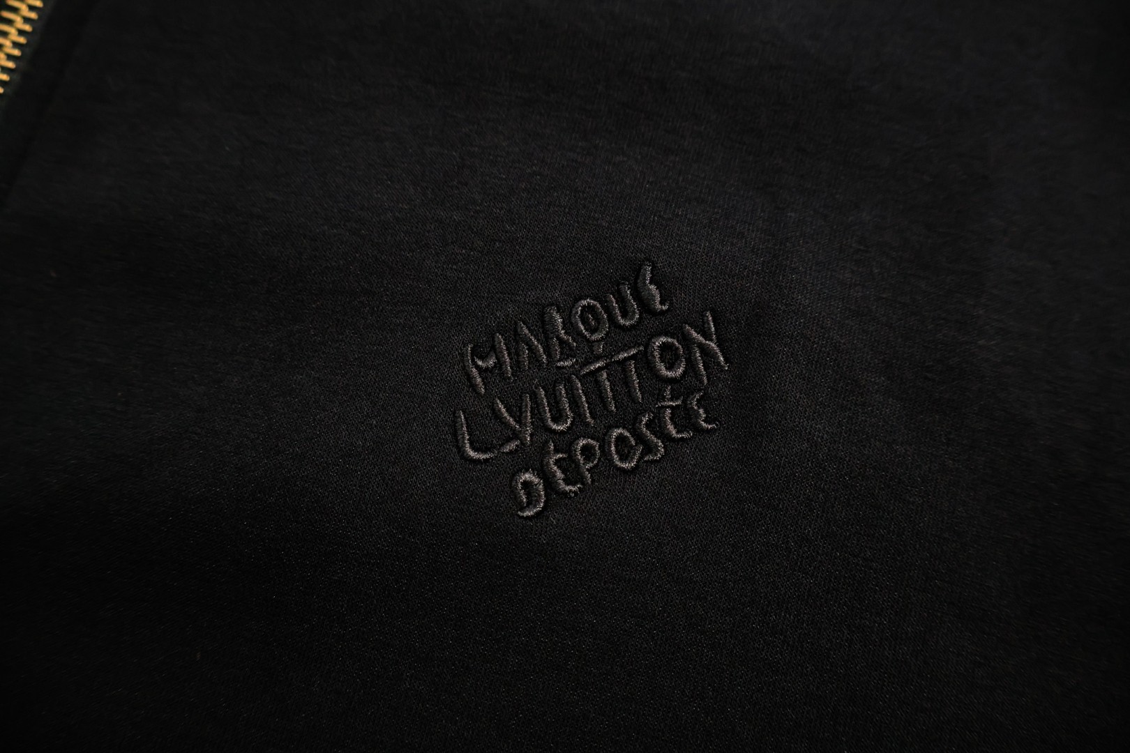 LOUIS VUITTON 路易威登 珍珠吊坠拉链连帽卫衣 外套 长袖 蓝色 黑色 B5 1AFRB1