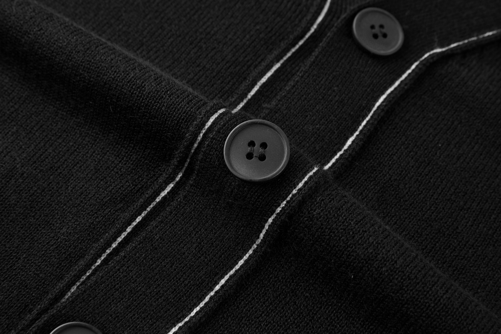 Maison Margiela 马吉拉 拼接缝盘V领开衫 针织衫 毛衣 长袖 黑色 B0 SH0HP0007M13037-900