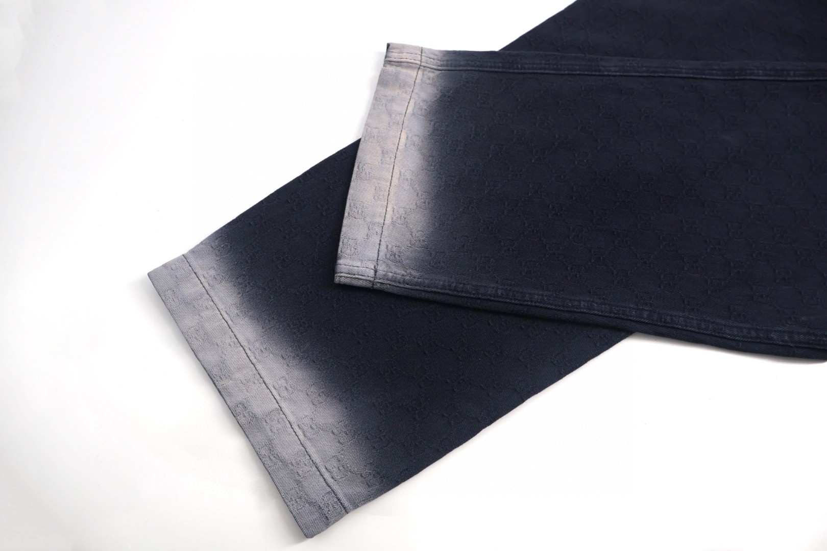 GUCCI 古驰 暗纹满印提花渐变牛仔裤 长裤 裤子 蓝色 B0 834189-XDDBB-4632