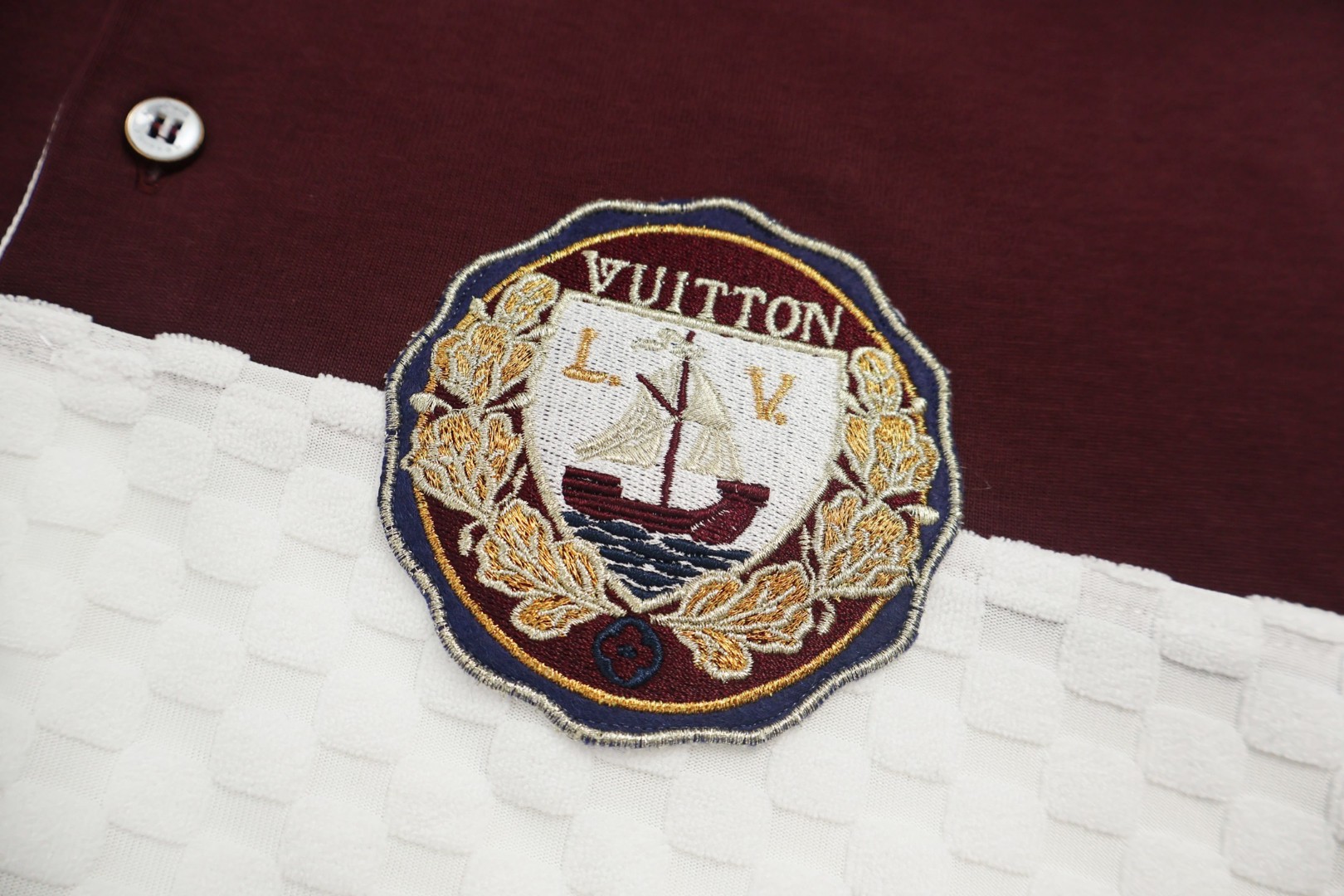 LOUIS VUITTON 路易威登 拼色条纹学院风Polo衫 长袖 酒红色 B0 1AIKC2