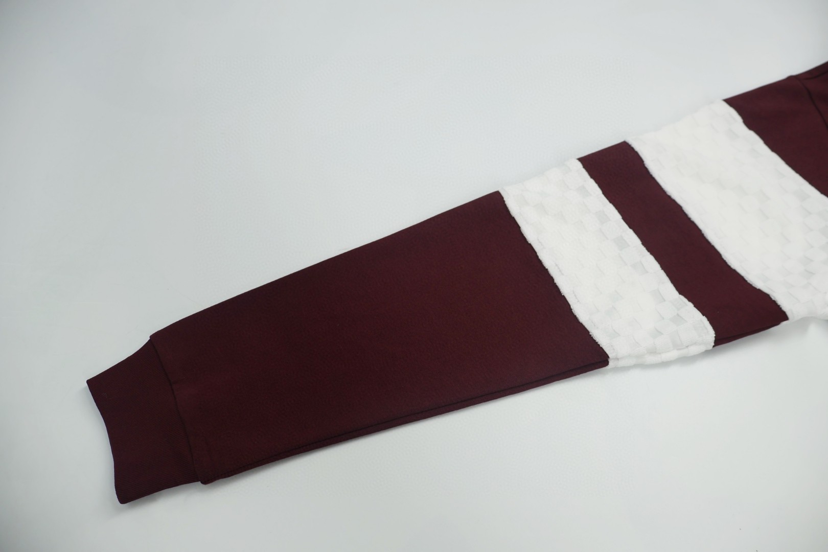 LOUIS VUITTON 路易威登 拼色条纹学院风Polo衫 长袖 酒红色 B0 1AIKC2