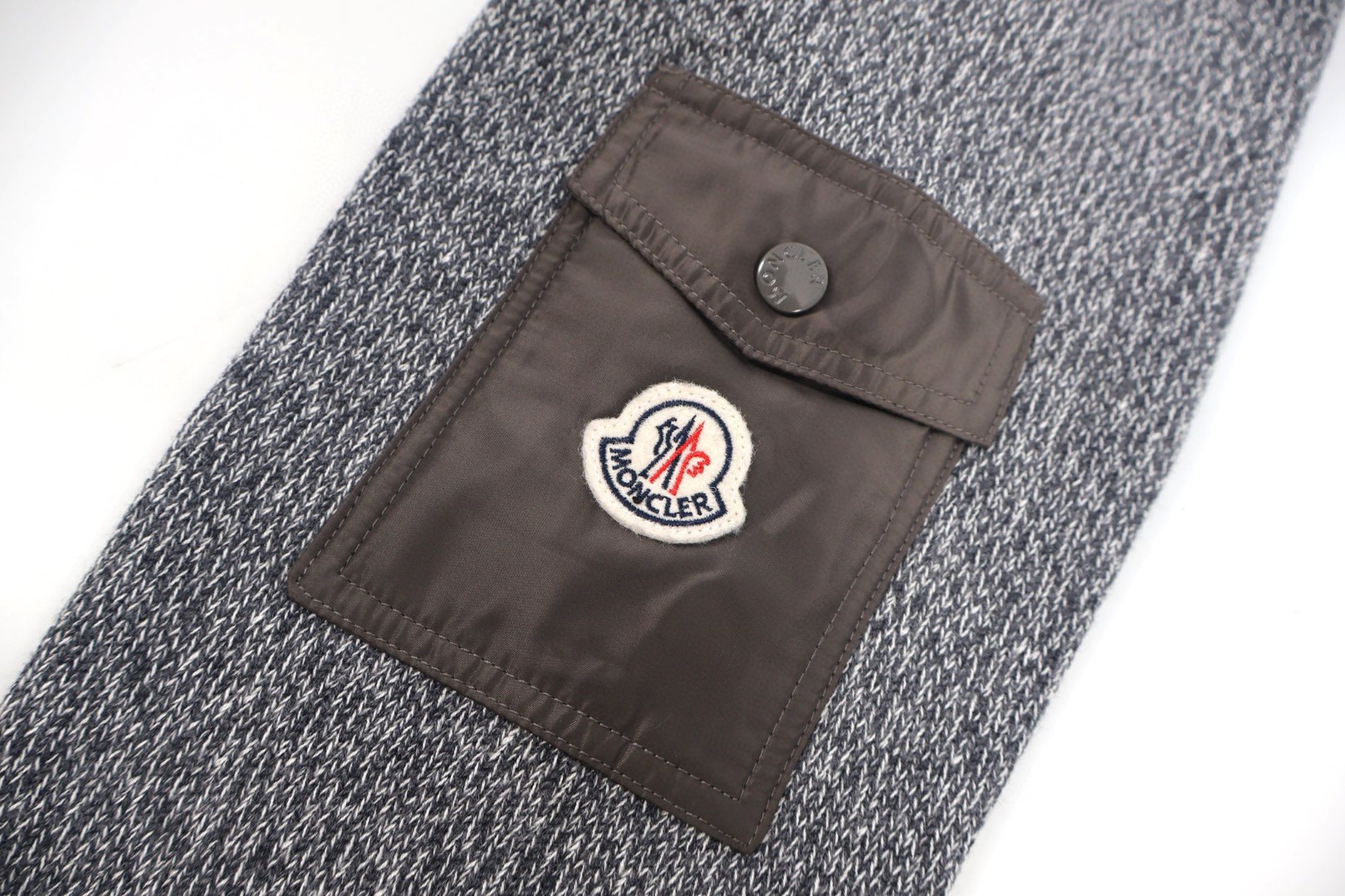 Moncler 蒙口 袖口口袋毛衣 秋冬 外套 灰色 B0 K20919C00012M3550P99