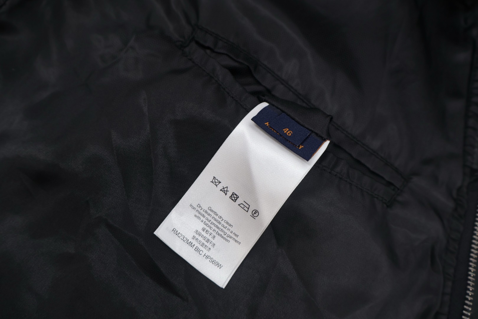 LOUIS VUITTON 路易威登 Nigo 联名款 V领斜扣做旧皮衣夹克 外套 D0 1AIMYA