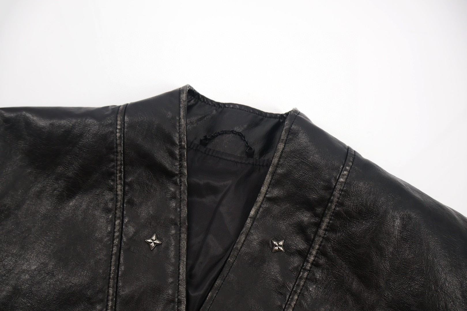 LOUIS VUITTON 路易威登 Nigo 联名款 V领斜扣做旧皮衣夹克 外套 D0 1AIMYA