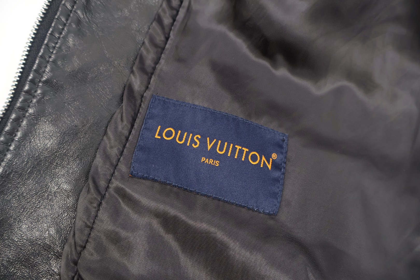 LOUIS VUITTON 路易威登 Nigo 联名款 V领斜扣做旧皮衣夹克 外套 D0 1AIMYA