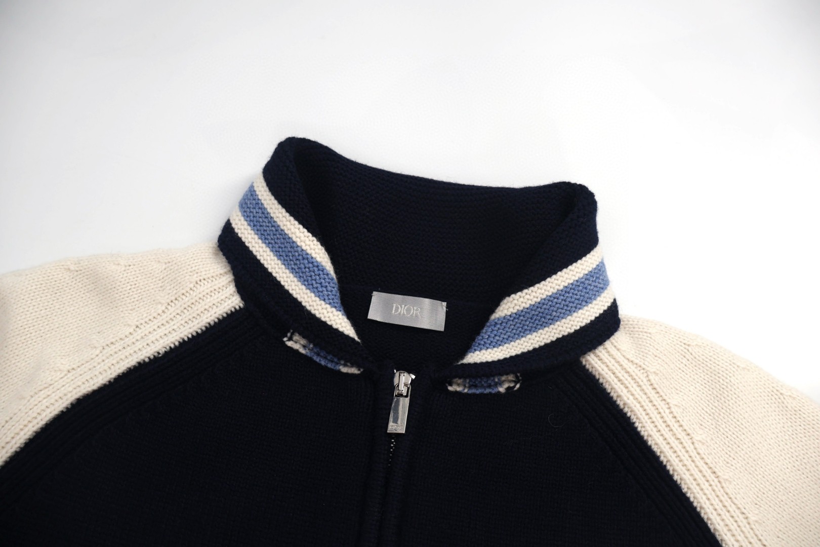 DIOR 迪奥 拼色铃兰花刺绣学院风拉链针织外套 夹克 长袖 C5 593M401A2013-C580