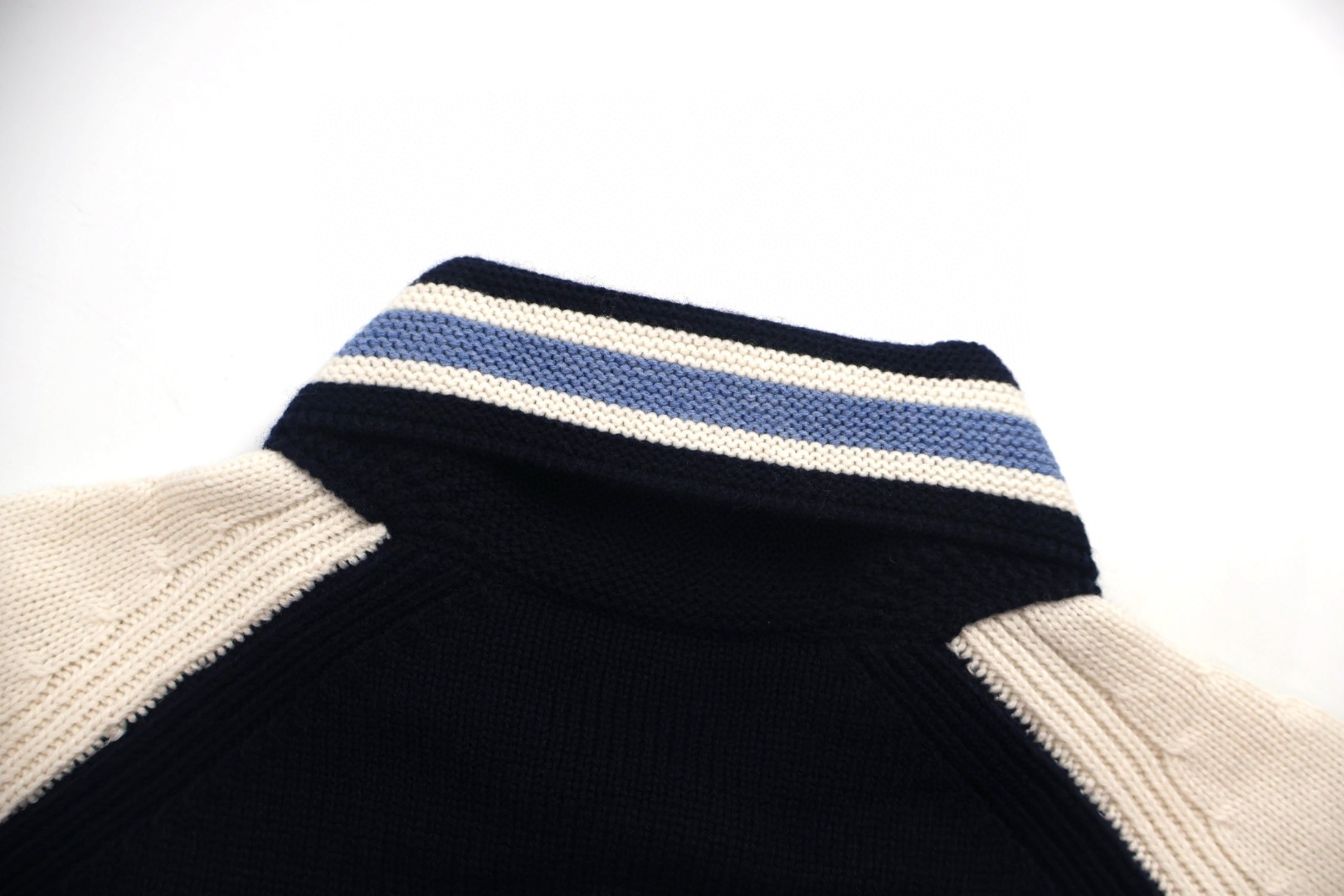 DIOR 迪奥 拼色铃兰花刺绣学院风拉链针织外套 夹克 长袖 C5 593M401A2013-C580