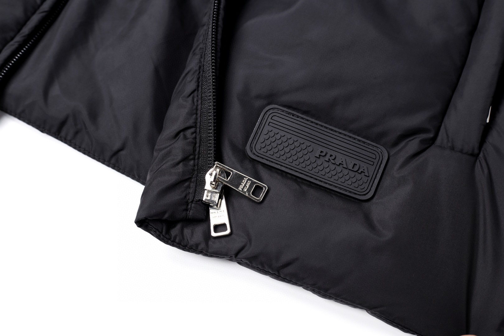 PRADA 普拉达 连帽立领两件套拉链夹克 外套 长袖 黑色 E2