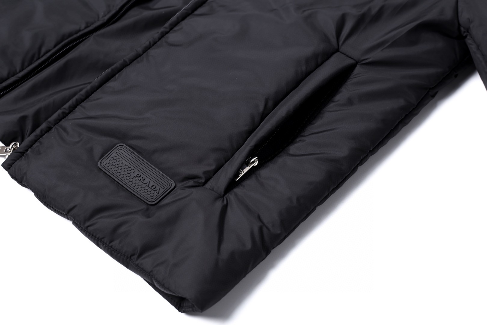 PRADA 普拉达 连帽立领两件套拉链夹克 外套 长袖 黑色 E2