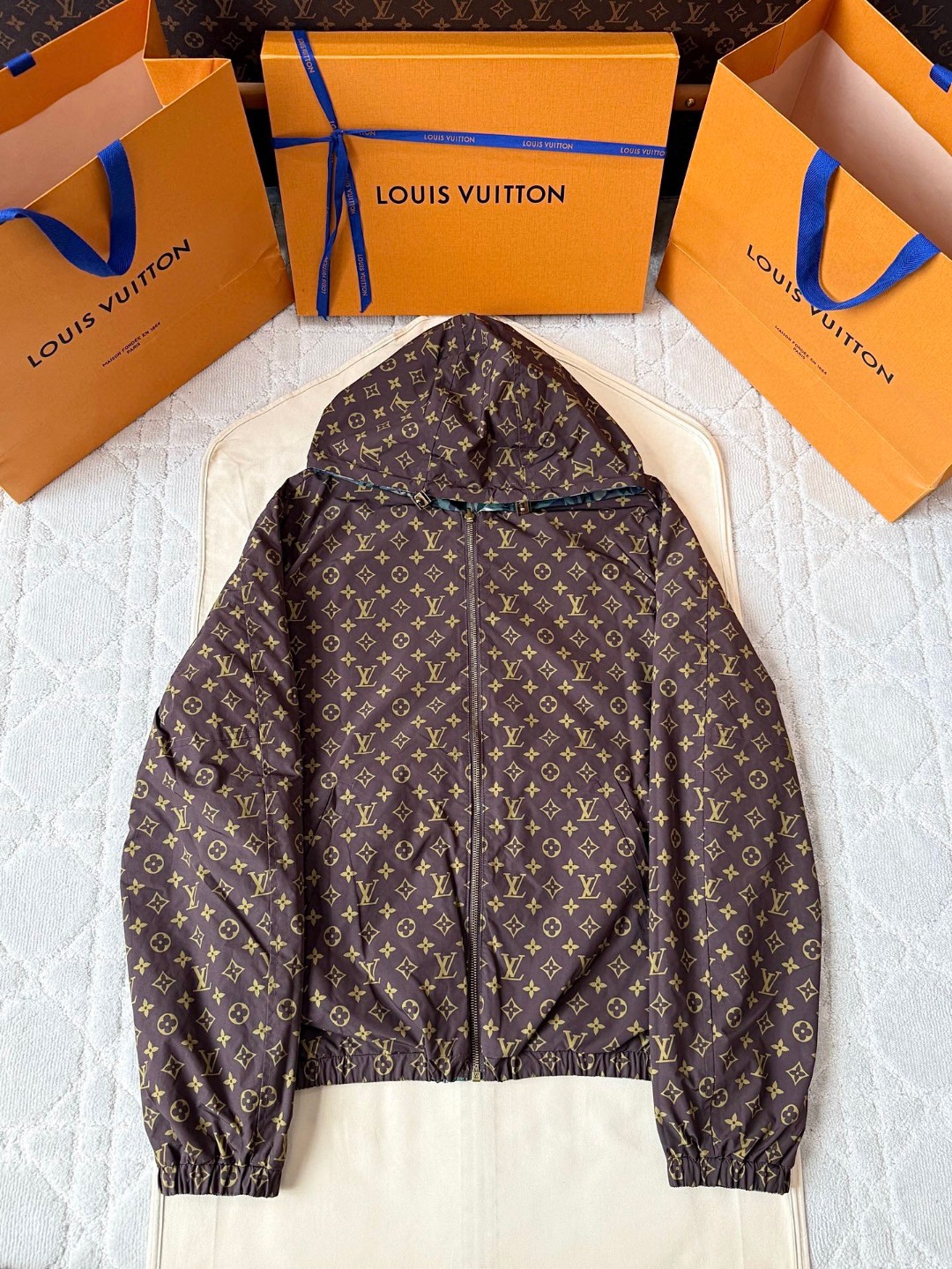 LOUIS VUITTON 路易威登 Nigo 联名款 迷彩老花双面两穿拉链连帽夹克 风衣 外套 C0 1AILQV