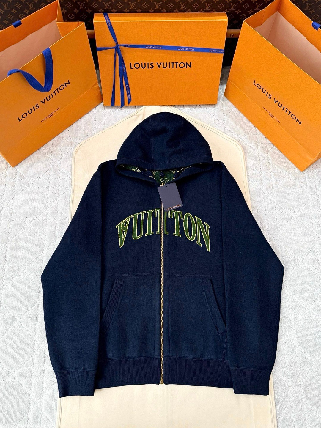 LOUIS VUITTON 路易威登 老花字母双面两穿拉链连帽卫衣 外套 夹克 D0 1AIJZ8