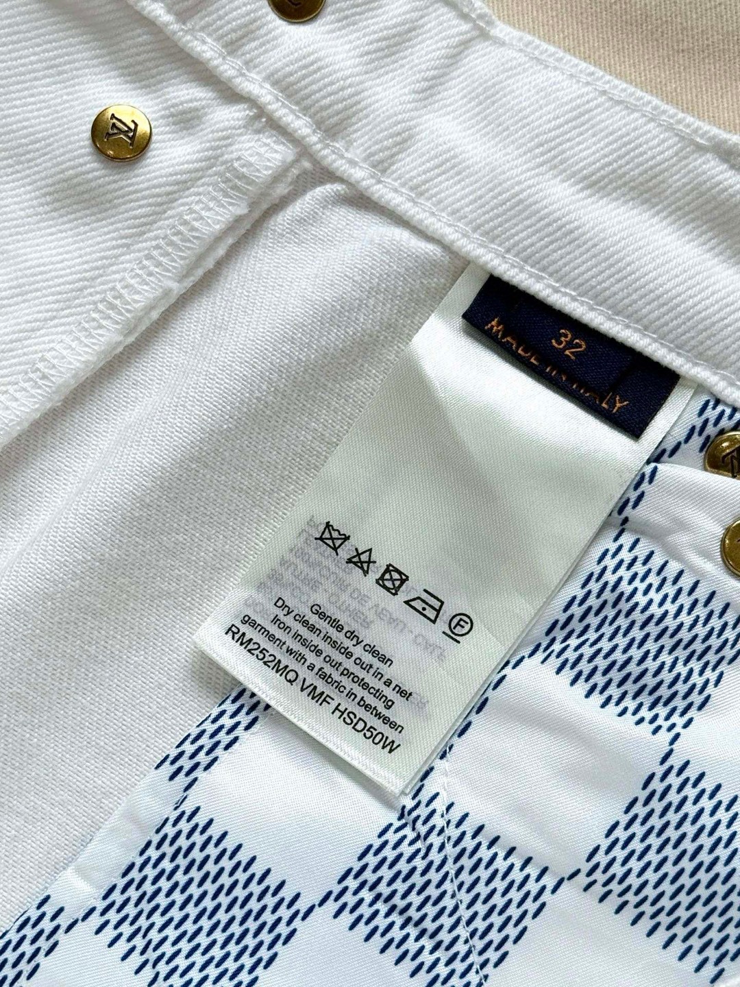 LOUIS VUITTON 路易威登 背后口袋刺绣牛仔裤 裤子 长裤 白色 B5 1AHUVW