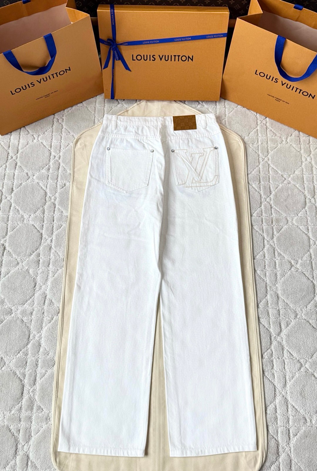 LOUIS VUITTON 路易威登 背后口袋刺绣牛仔裤 裤子 长裤 白色 B5 1AHUVW