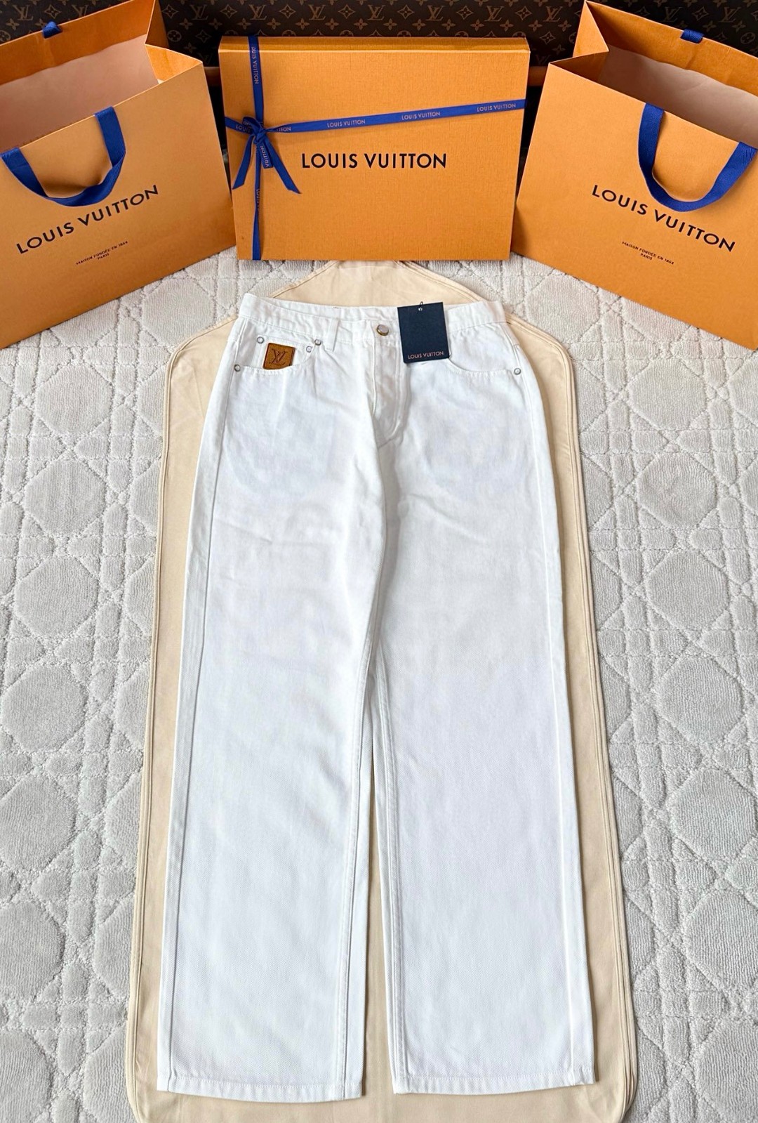 LOUIS VUITTON 路易威登 背后口袋刺绣牛仔裤 裤子 长裤 白色 B5 1AHUVW