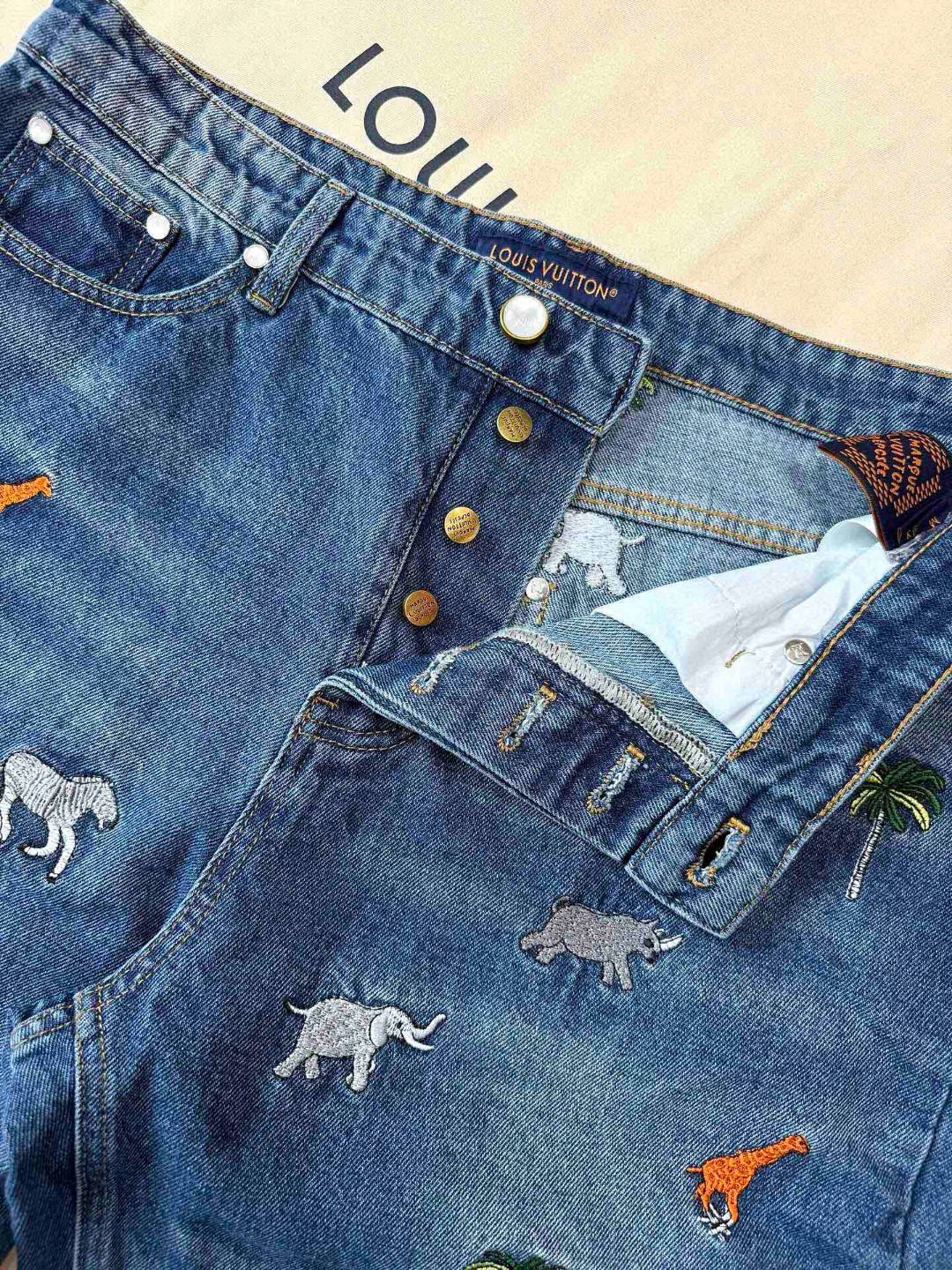 LOUIS VUITTON 路易威登 动物刺绣牛仔裤 裤子 长裤 蓝色 B5 