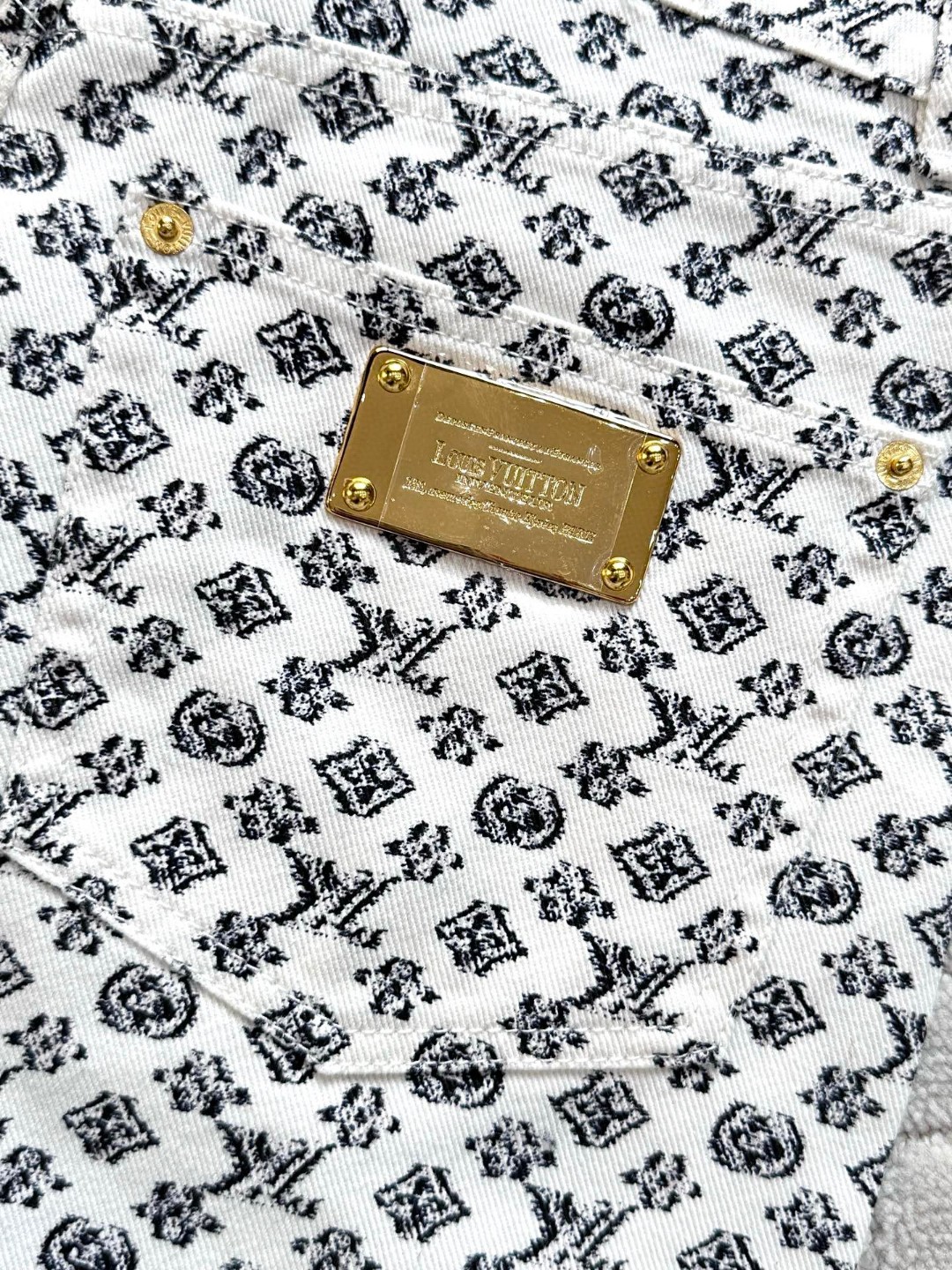 LOUIS VUITTON 路易威登 老花阔腿牛仔裤 裤子 长裤 白色 B5 1AHX15