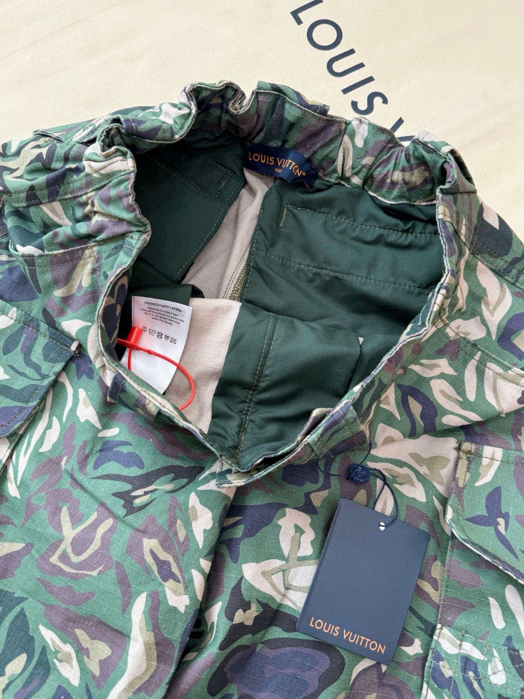 LOUIS VUITTON 路易威登 Nigo 联名款 迷彩老花贴布饰口袋工装裤 裤子 长裤 B5 1AIMEO