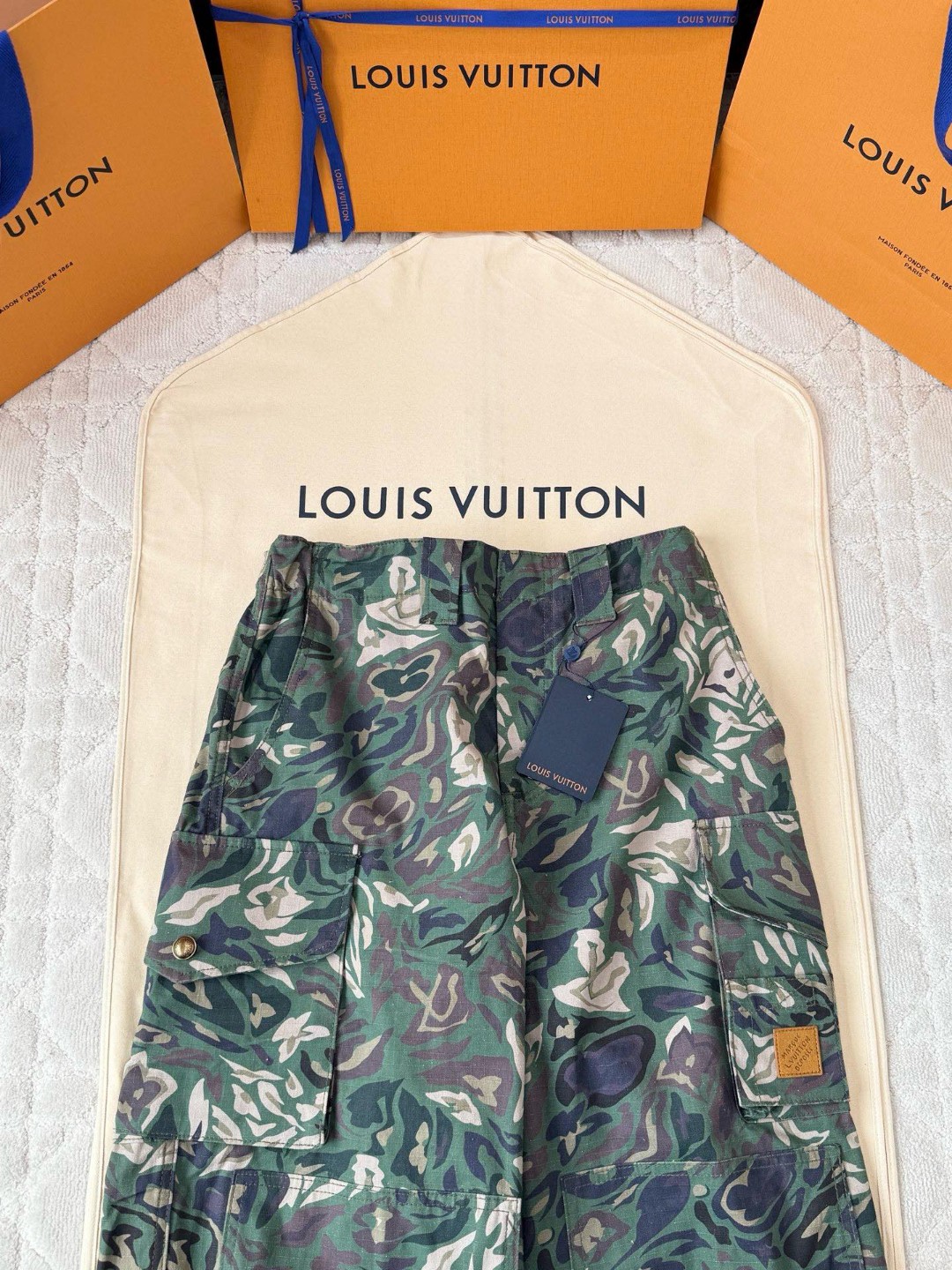 LOUIS VUITTON 路易威登 Nigo 联名款 迷彩老花贴布饰口袋工装裤 裤子 长裤 B5 1AIMEO