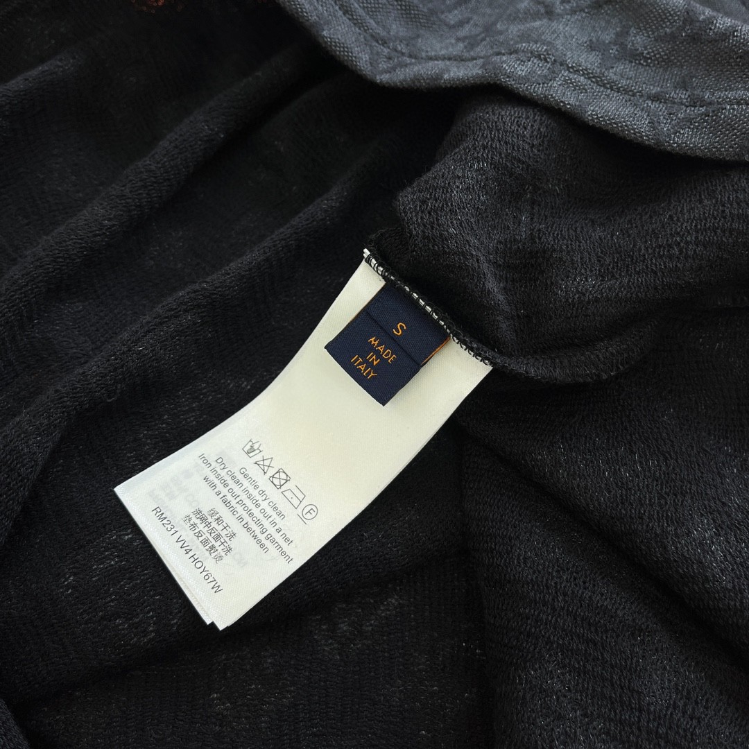 LOUIS VUITTON 路易威登 字母logo提花V领中袖 T恤 短袖 黑色 A5 1AB6G1