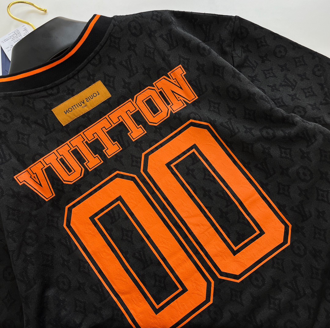 LOUIS VUITTON 路易威登 字母logo提花V领中袖 T恤 短袖 黑色 A5 1AB6G1