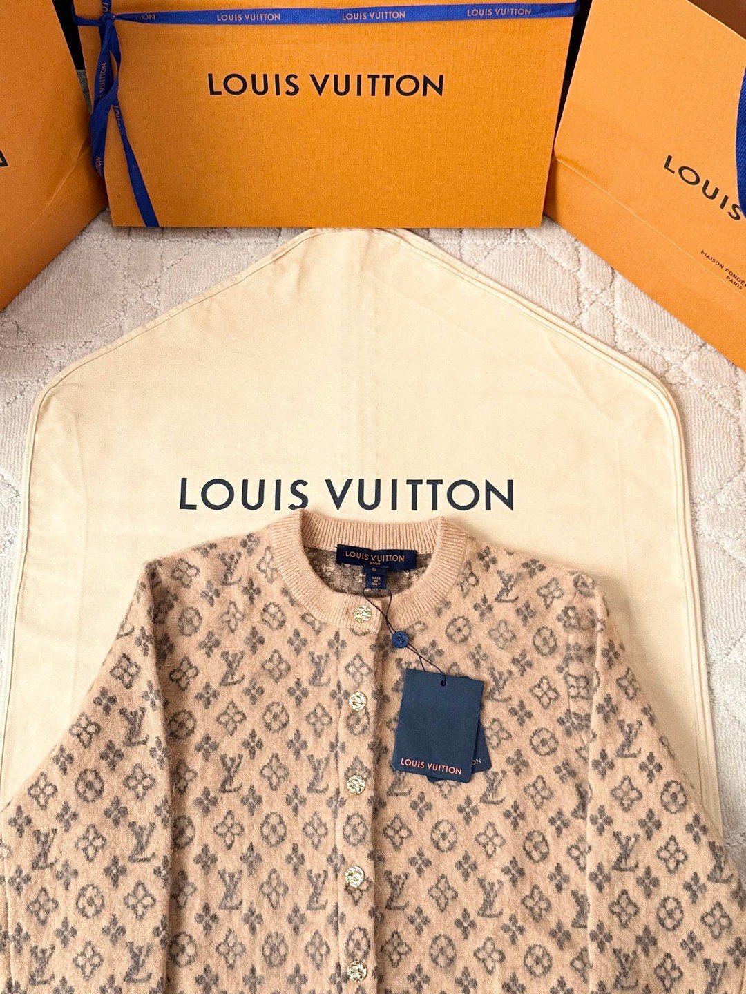 LOUIS VUITTON 路易威登 马海毛老花字母针织毛衣 针织衫 开衫 外套 长袖 灰色 卡其色 C0 1AHZC7
