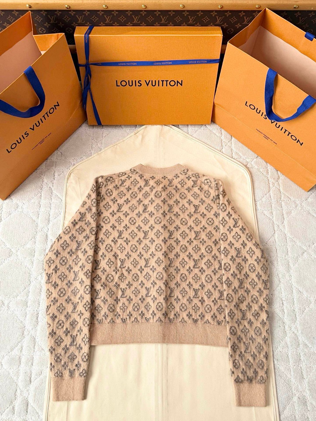 LOUIS VUITTON 路易威登 马海毛老花字母针织毛衣 针织衫 开衫 外套 长袖 灰色 卡其色 C0 1AHZC7