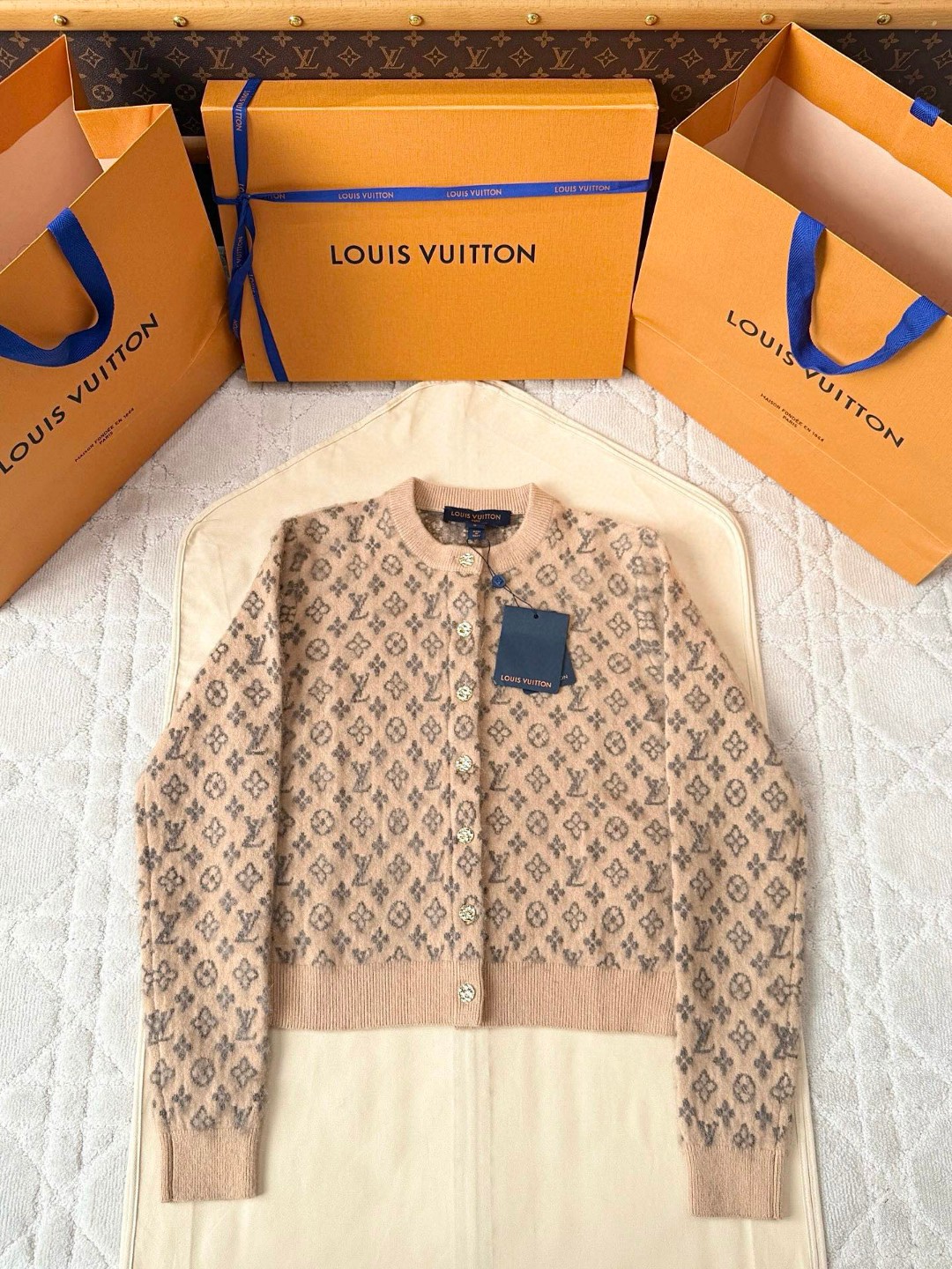 LOUIS VUITTON 路易威登 马海毛老花字母针织毛衣 针织衫 开衫 外套 长袖 灰色 卡其色 C0 1AHZC7