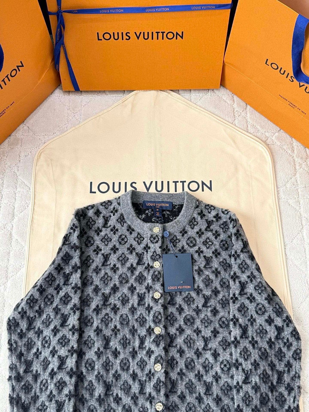 LOUIS VUITTON 路易威登 马海毛老花字母针织毛衣 针织衫 开衫 外套 长袖 灰色 卡其色 C0 1AHZC7
