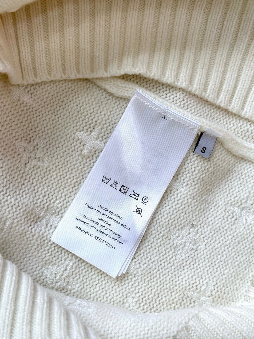 LOUIS VUITTON 路易威登 字母3D羊毛老花毛衣 针织衫 外套 长袖 黑色 白色 C0 1AHZ44