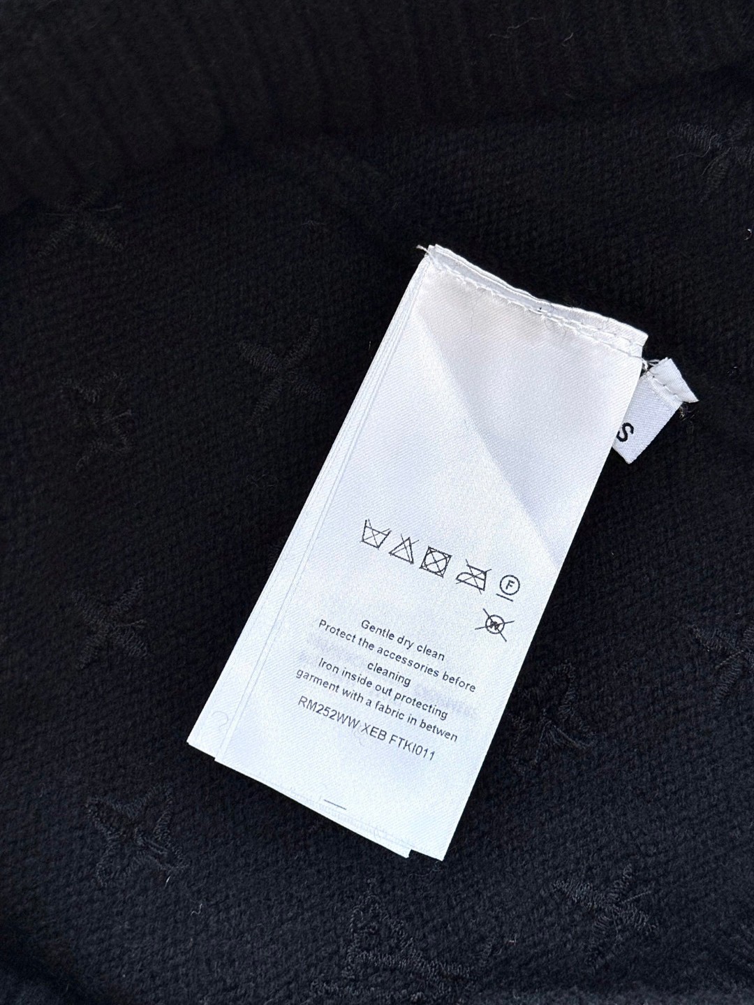 LOUIS VUITTON 路易威登 字母3D羊毛老花毛衣 针织衫 外套 长袖 黑色 白色 C0 1AHZ44