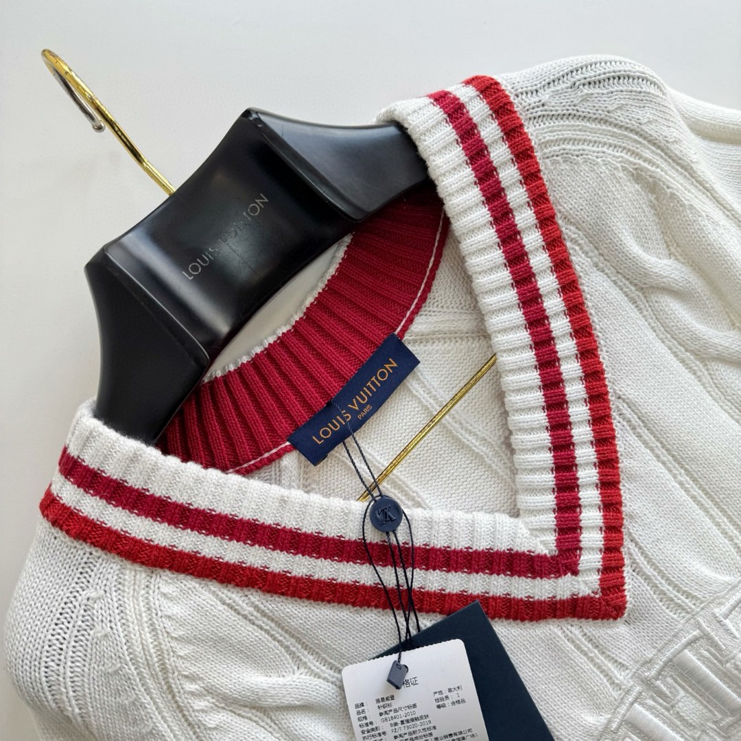 LOUIS VUITTON 路易威登 学院风绞花V领毛衣 针织衫 外套 长袖 白色 B5 1AIJYR