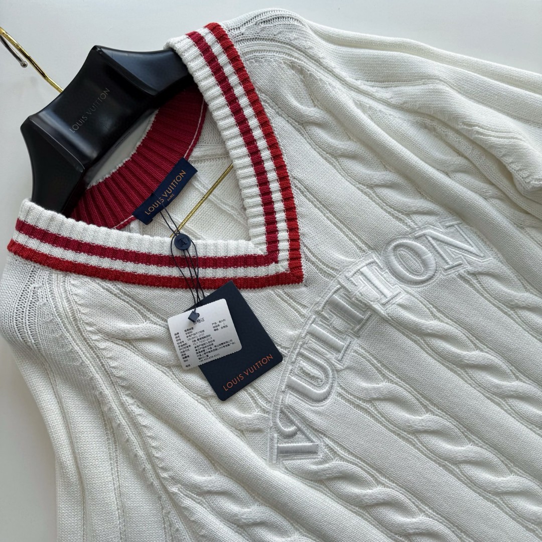 LOUIS VUITTON 路易威登 学院风绞花V领毛衣 针织衫 外套 长袖 白色 B5 1AIJYR
