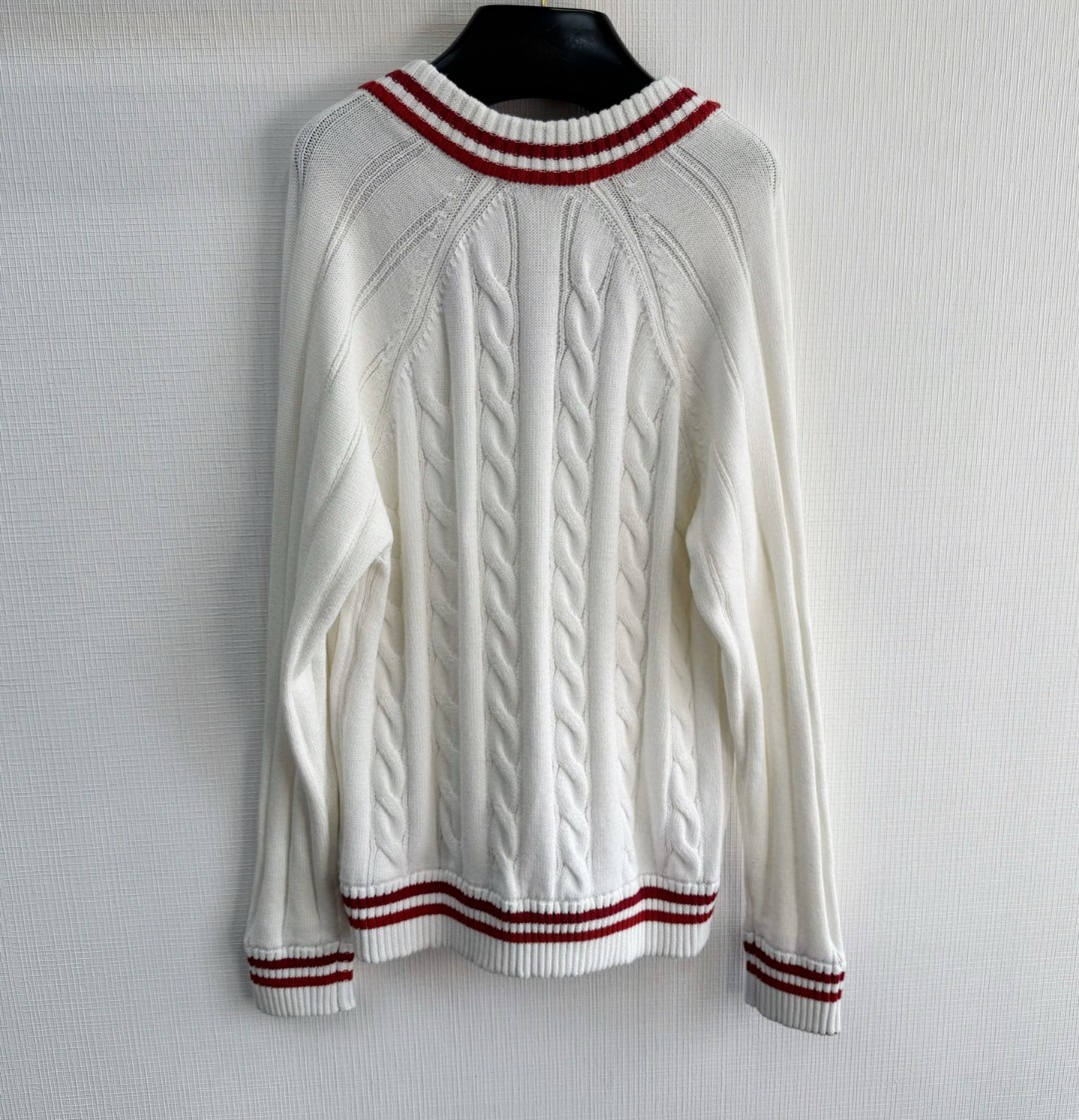 LOUIS VUITTON 路易威登 学院风绞花V领毛衣 针织衫 外套 长袖 白色 B5 1AIJYR